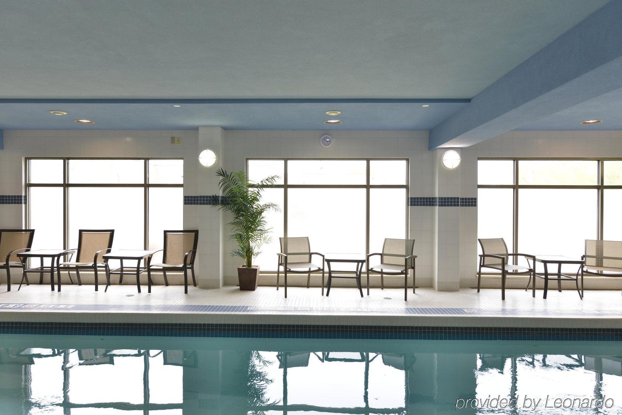 Spark By Hilton Guelph Buitenkant foto